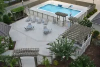 DoubleTree by Hilton Hotel Fayetteville - Pools