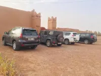 Dar Talmoudi ,Traditional Riad, Local Food, Camel , Desert Excursions - parking