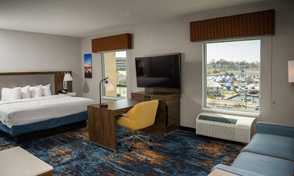 Hampton Inn & Suites Erie/Bayfront