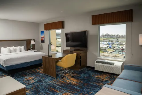 Hampton Inn & Suites Erie/Bayfront - parking