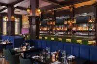 Hotel Savoy Kansas City, Tapestry Collection by Hilton - bar
