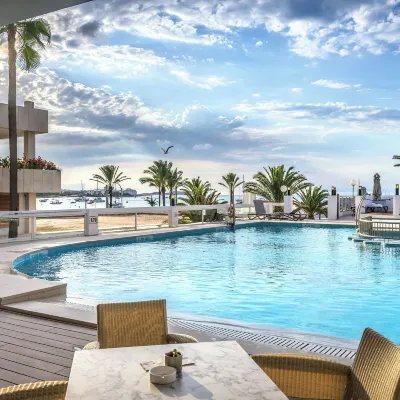 Bellamar Hotel Beach & Spa Hotel berhampiran Pantai Es Pouet
