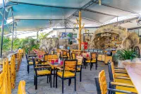 Avian Court Hotel - 4-Star