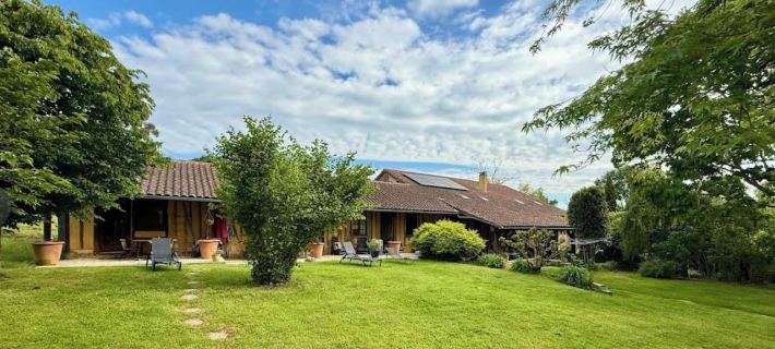 Domaine à Marmande Ξενοδοχεία στην πόλη Gers