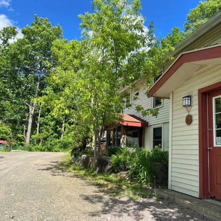 Village Nook,1 BR Apt.-on the Rail Trail, easy walk downtown.