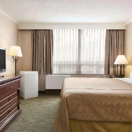Days Inn by Wyndham Ottawa West