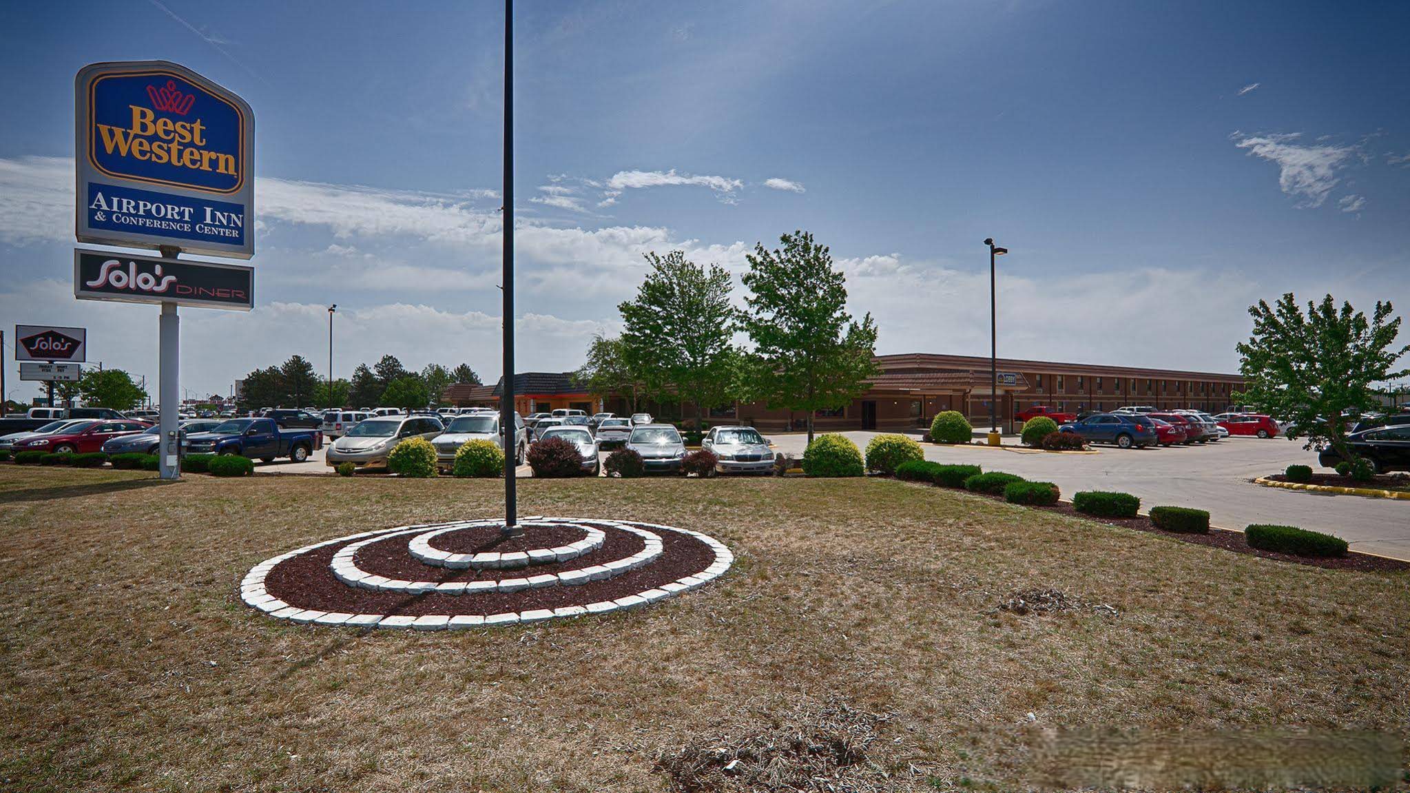 Red Roof Inn & Conference Center Wichita Airport