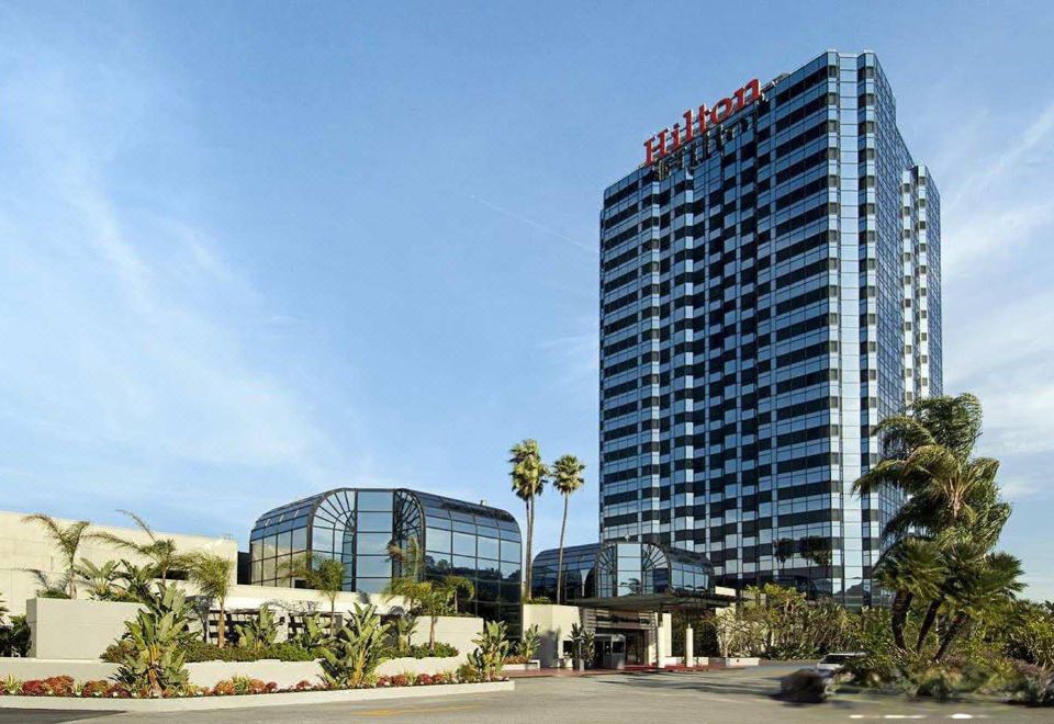 힐튼 로스앤젤레스-유니버셜 시티 외부 전경