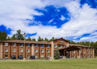 Comfort Inn & Suites Hotels near 1881 Courthouse Museum