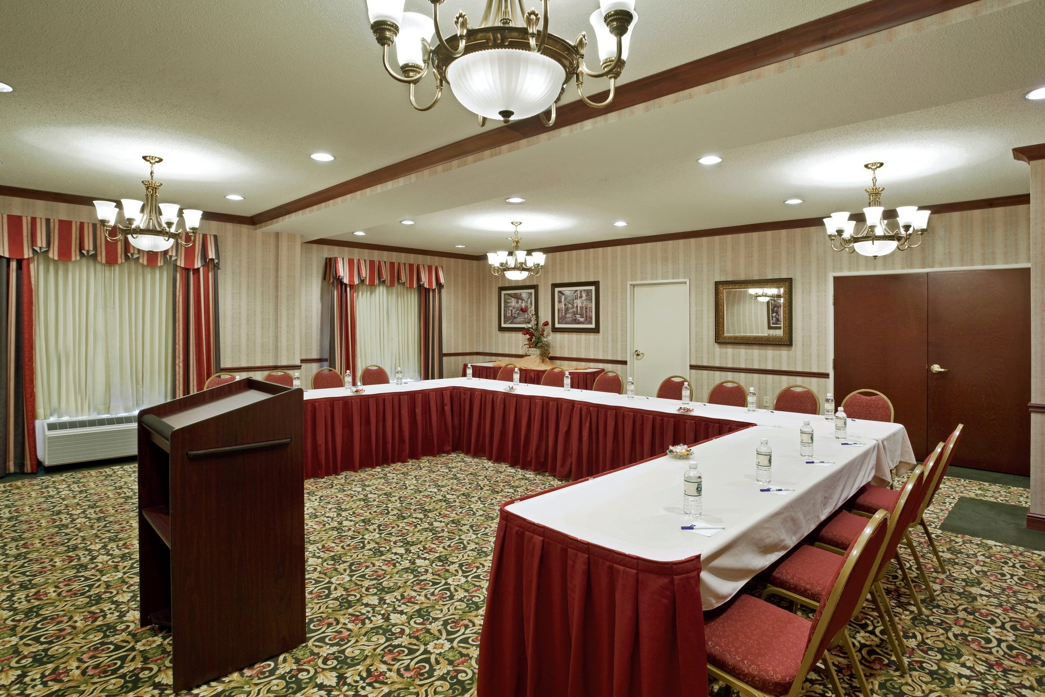 Holiday Inn Express & Suites Sharon-Hermitage, an Ihg Hotel