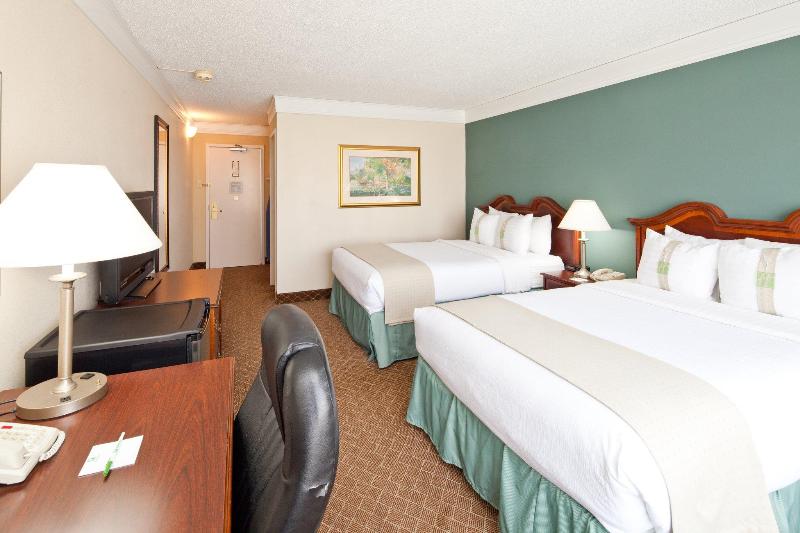 Holiday Inn Cleveland-Mayfield, an Ihg Hotel