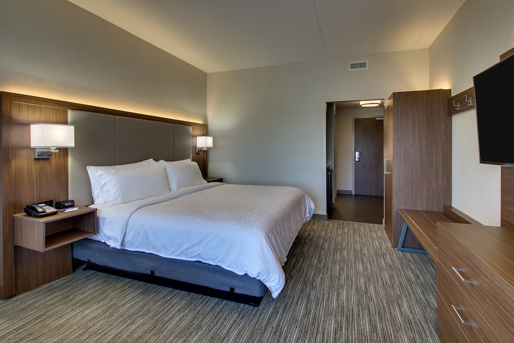 Holiday Inn Express & Suites Findlay North, an Ihg Hotel