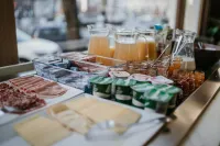 Grand Hotel de Valenciennes - breakfast