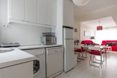 Nice Flat -200m Center-2 Baths- 3 Bedrooms 5Pers