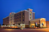 Hampton Inn Los Angeles Int'l Airport/Hawthorne Hotels near Eucalyptus Skatepark.