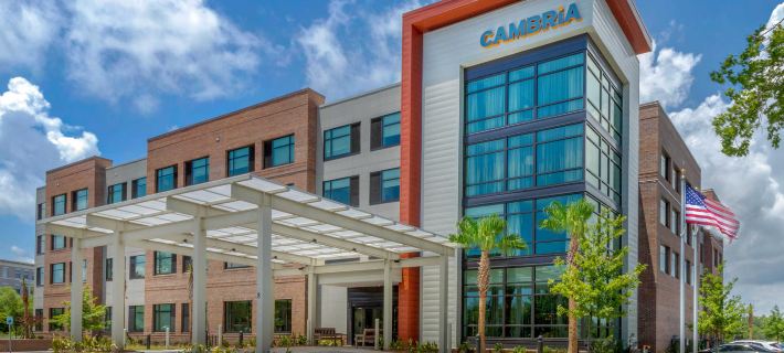 DoubleTree by Hilton Charleston Riverview Hotels in Charleston
