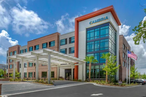 DoubleTree by Hilton Charleston Riverview