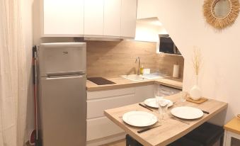 Charming Studio with Sleeping Area - Old Town
