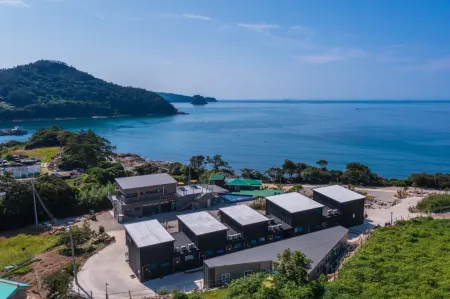 Wando (Bogildo) Geuseomae Pension Отели рядом с достопримечательностью «Spring Waltz Location»