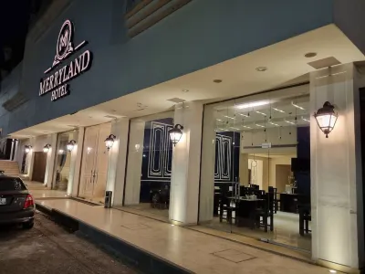 New MerryLand Hotel Hotel berhampiran Rustic Bar & Eatery