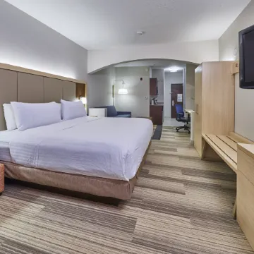 Holiday Inn Express & Suites MEDFORD-CENTRAL POINT by IHG