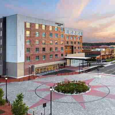 Courtyard by Marriott North Brunswick Hotel Exterior