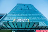 Parkside Hotel & Apartments