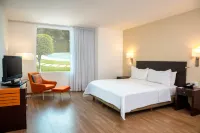 Fiesta Inn Express Perinorte - Pools