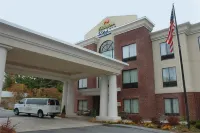 Holiday Inn Express & Suites Manchester-Airport