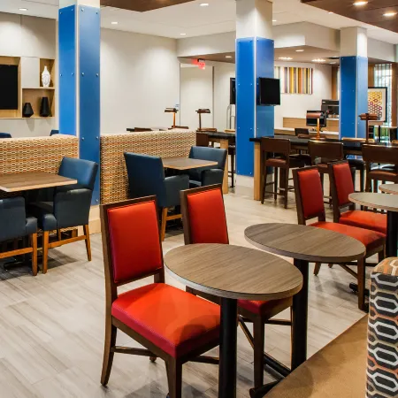 Holiday Inn Express & Suites MURRAY by IHG