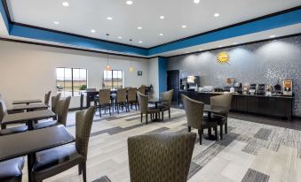 La Quinta Inn & Suites by Wyndham Fort Worth Eastchase