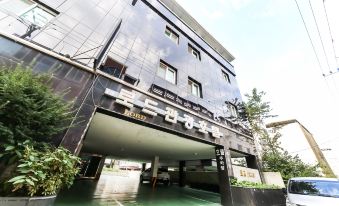 Road Hotel in Wonpyeong-Dong, Gumi