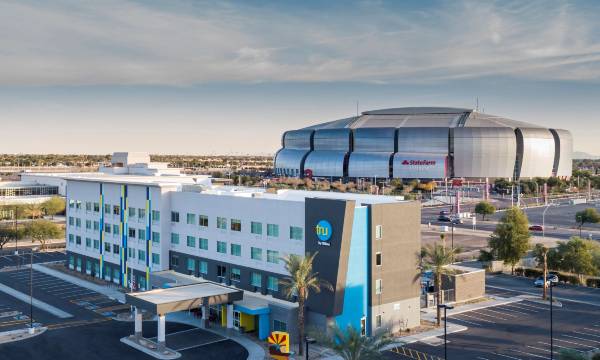 Tru by Hilton Phoenix Glendale Westgate