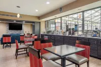 Comfort Inn & Suites Perry National Fairgrounds Area - Uima-altaat