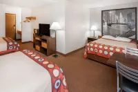 Super 8 by Wyndham Pekin/Peoria Area - parking