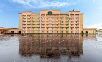 La Quinta Inn & Suites by Wyndham Indianapolis South