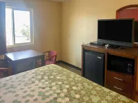 Econo Lodge Inn & Suites Corning Travel Center - 2 estrellas