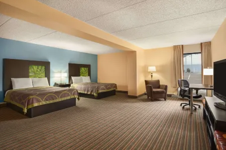 Super 8 by Wyndham Mount Laurel Отели рядом с достопримечательностью «Сентертон сквер»