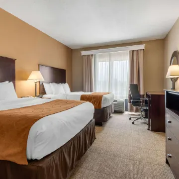 Comfort Suites Near Route 66