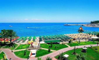 L'Ancora Beach Hotel