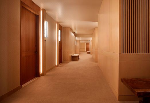 2. 노부 호텔 팰로..