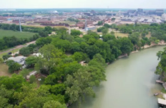 Luxury Lakefront Oasis with Boat Dock-Firepit