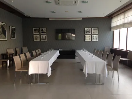 Las Rocas Playa Hotel Отели в г. Miono