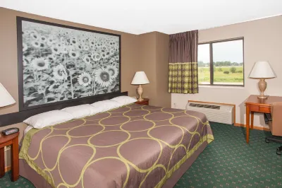 Super 8 by Wyndham Anamosa IA Các khách sạn ở Monticello