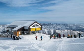 Nozawa Gondola Apartments