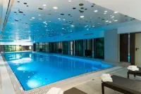 Ramada Hotel & Suites by Wyndham Novosibirsk Zhukovka (Рамада Новосибирск) - С бассейном
