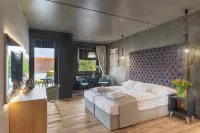 Onyx Luxury