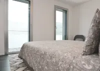 感受提契諾湖畔公寓的壯麗湖景 瑞士微縮景園附近的飯店