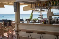 Assano Seafront Luxury - bar