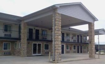 Econo Lodge Inn & Suites